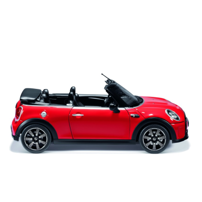 MINI Cooper S Convertible a Escala